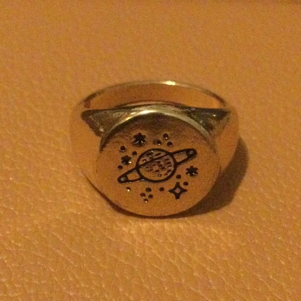 NEW Saturn Signet Ring - Picture 2 of 6